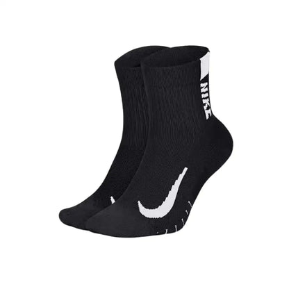 Nike: Štýlové, univerzálne a pohodlné športové a voľnočasové oblečenie pre mužov a ženy – ponožky z froté, balenie po 3 kusoch SX7557-010