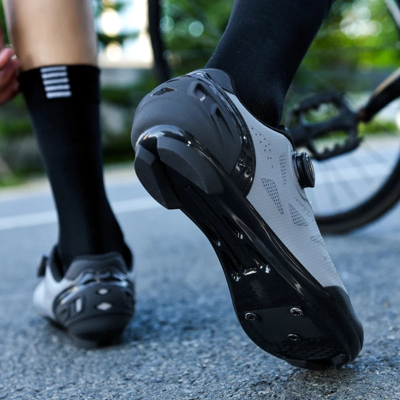 2026 New Men's Non - Slip Breathable Lock - Type Mountain Bike Cycling Shoes Durable Adjustable Outdoor Sports Footwear