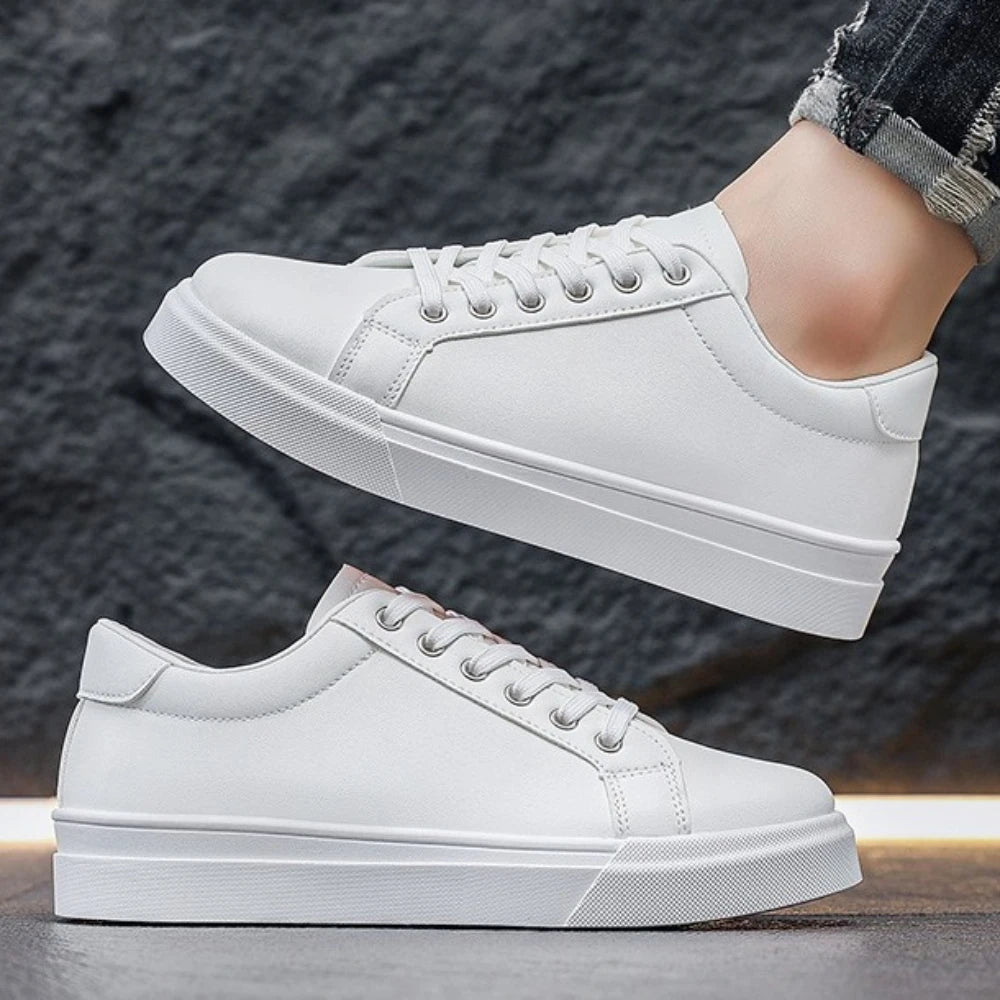 Nuove scarpe da uomo alla moda best-seller, scarpe bianche di tendenza, scarpe sportive e casual da studente, scarpe da uomo versatili