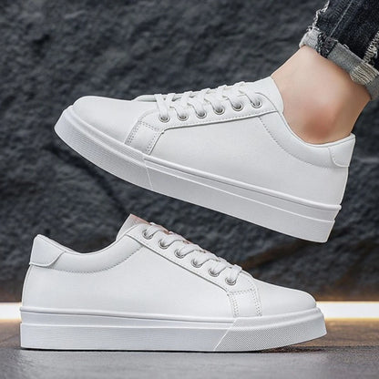 Nuove scarpe da uomo alla moda best-seller, scarpe bianche di tendenza, scarpe sportive e casual da studente, scarpe da uomo versatili