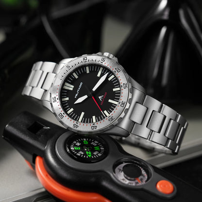 Militado ML16 39mm Quartz Dive Watch Sapphire Crystal 200M Water Resistant Ceramic Bezel BGW9 Lume Screw Down Crown