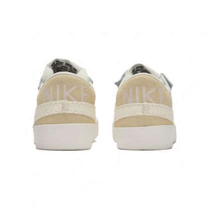 Sneakers Nike Blazer: design classico retrò, resistenti e comode, ideali per l’uso quotidiano e casual DQ1470-004