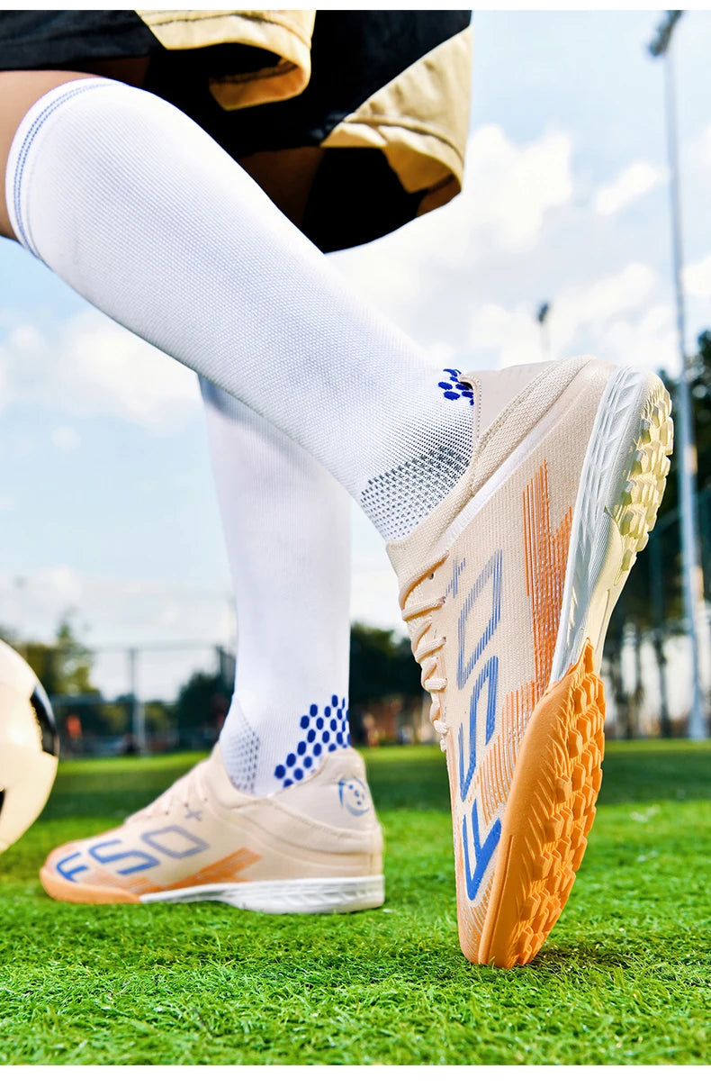 New Men Football Boots Match Grass Cleats High-quality Soccer Shoes Futsal Sneakers Non-Slip Indoor Hot-selling High-top Outdoor