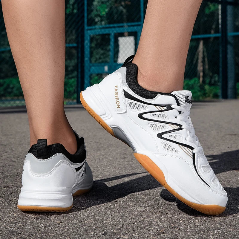 Sapatilhas desportivas novas para homem e mulher, de cano baixo com atacadores, sola grossa e amortecimento de impactos, para ténis de mesa e badminton