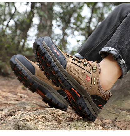 Classic Black Men's Hiking Shoes Outdoor Low-Cut Climbing Walking Shoes Trekking Sneakers Non-Slip Mountaineering Shoes for Men