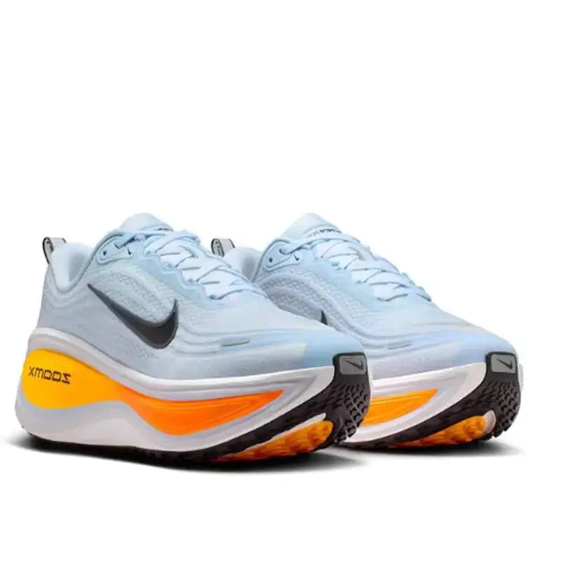 Nike Vomero Plus för män – löparskor med Full ZoomX Max-dämpning för responsiv daglig träning på väg, färg: Hydrogen Blue, modellnummer HV8150-404