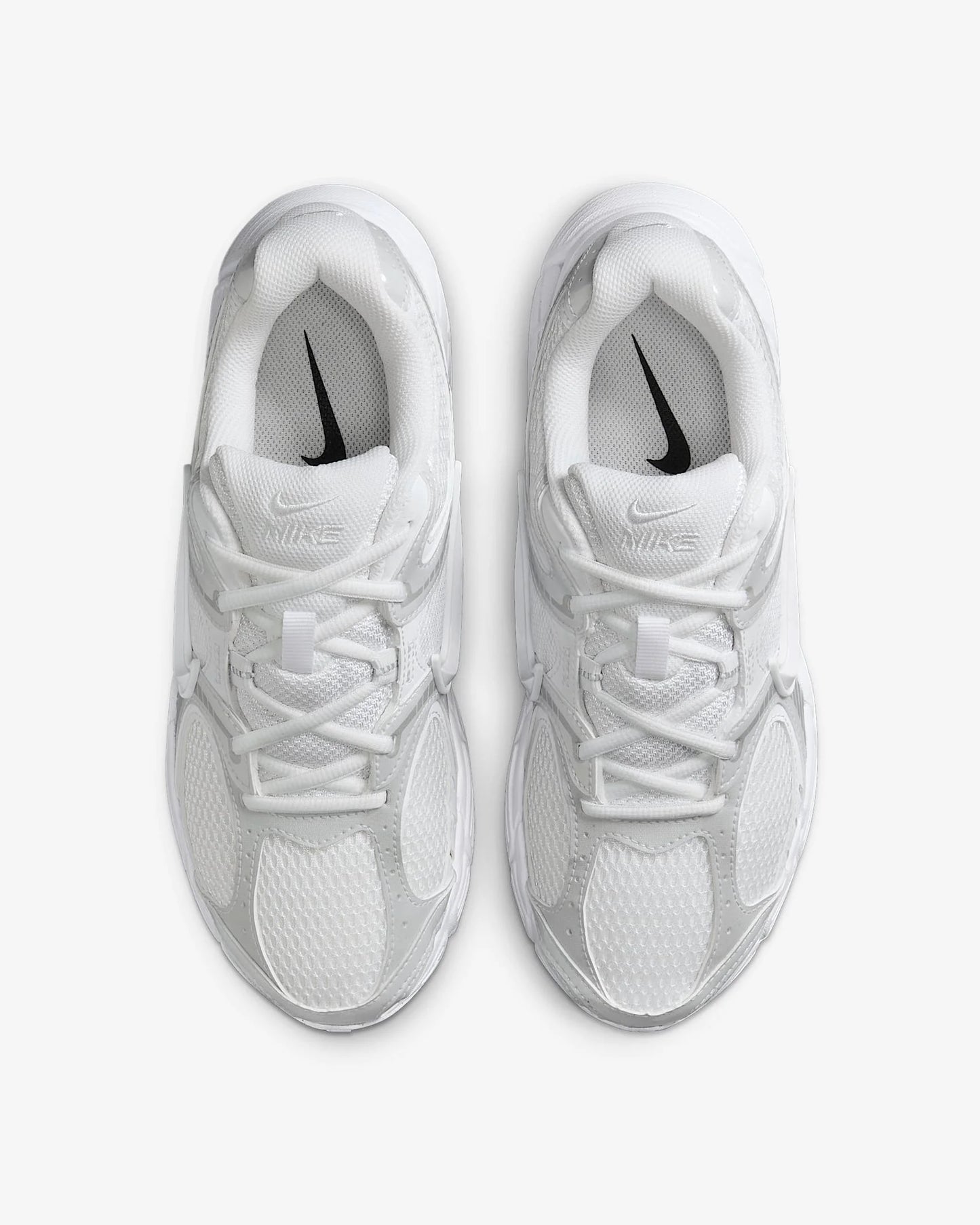 Nike V5 RNR, a Soft and Comfortable Mesh Fabric Running Shoe with Excellent Grip Durability and Breathability HQ7901-102