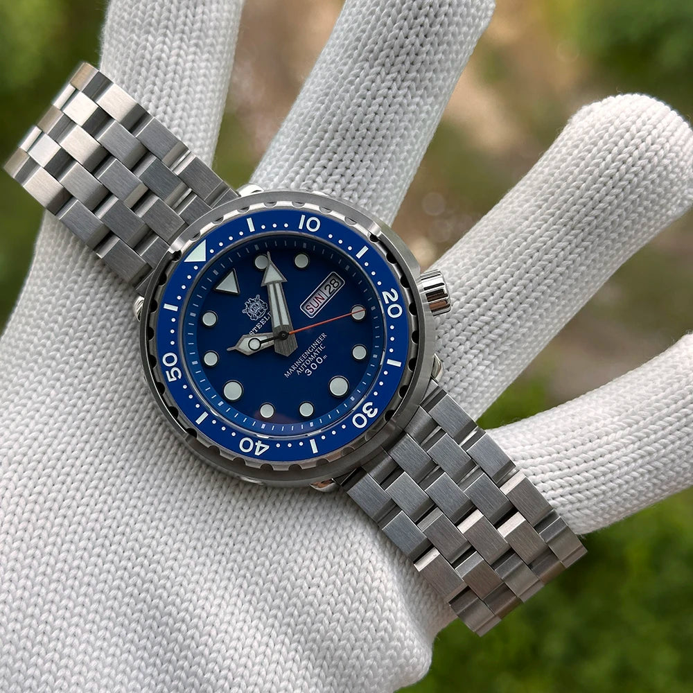 STEELDIVE SD1975W Black Dial Day and Date Function NH36 Automatic Movement 47.5mm Super Luminous 300M Waterproof Tuna Can Watch