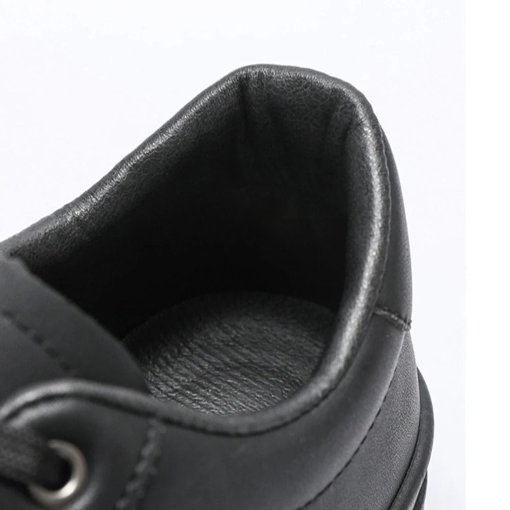 Nuove scarpe da uomo alla moda best-seller, scarpe bianche di tendenza, scarpe sportive e casual da studente, scarpe da uomo versatili