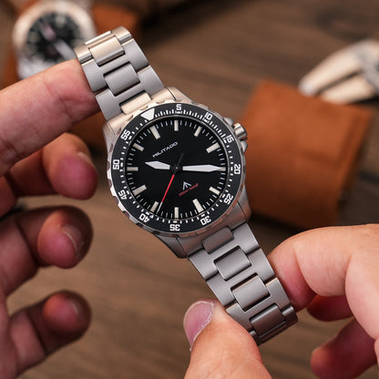 Militado ML16 Watch VH31 Sweep /515 Quartz Movement Sapphire Crystal BGW9 Luminous 200m Water Resistance 38mm Men's Vintage Watch