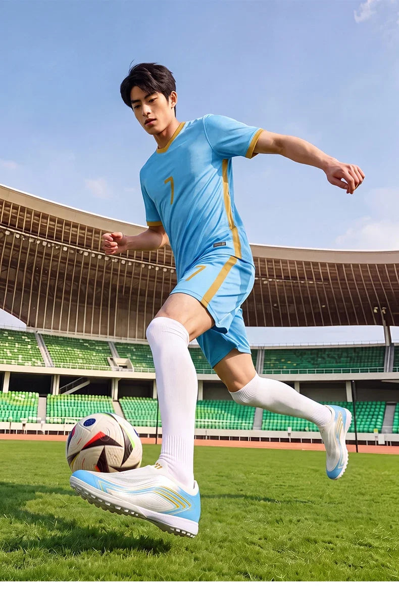 Nouvelles chaussures de football pour hommes TF/FG, chaussures de football professionnelles de haute qualité, chaussures de futsal unisexes pour femmes, vente chaude, crampons ultralégers, baskets.