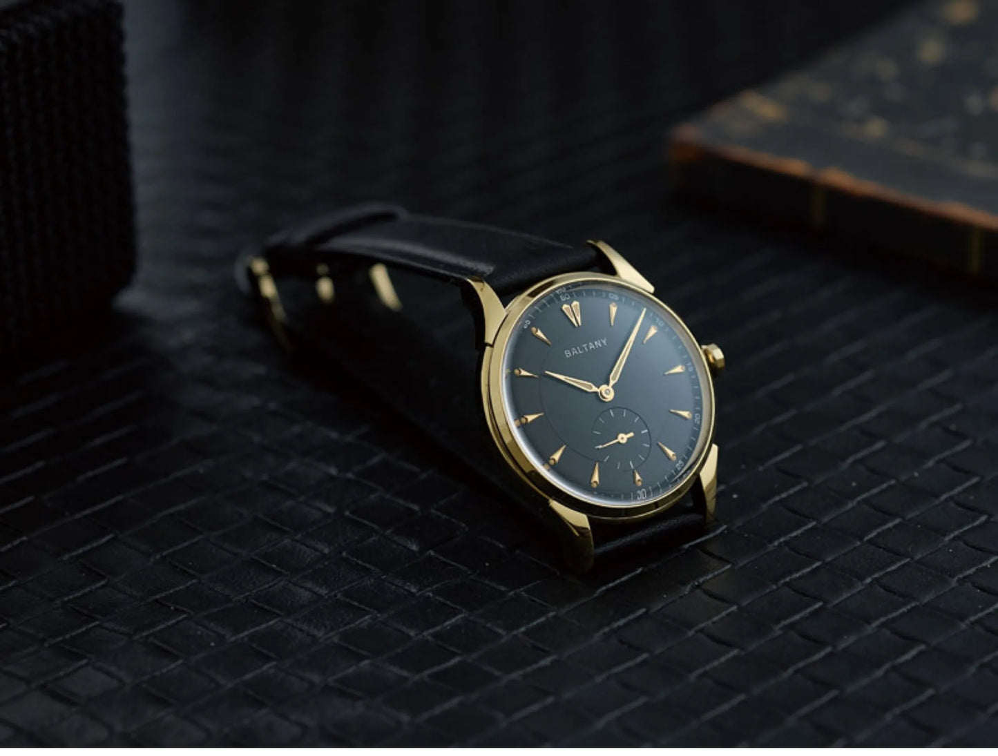 Baltany Men Automatic Watch 38.5mm Pilot Manual Winding Mechanical Wristwatch Sapphire 5ATM Small Second Dial ST1701 ST1700