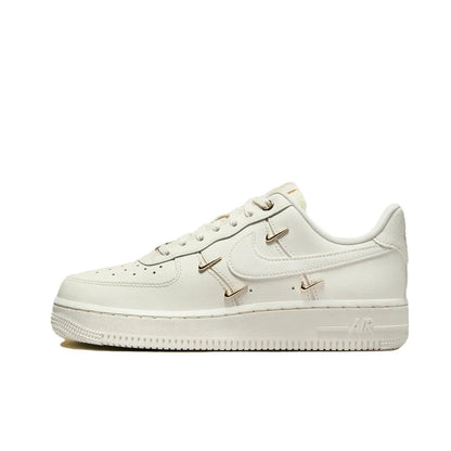 Baskets unisexes Nike Air Force 1 '07 : design emblématique et confort tout au long de la journée, style urbain décontracté HQ1977-001