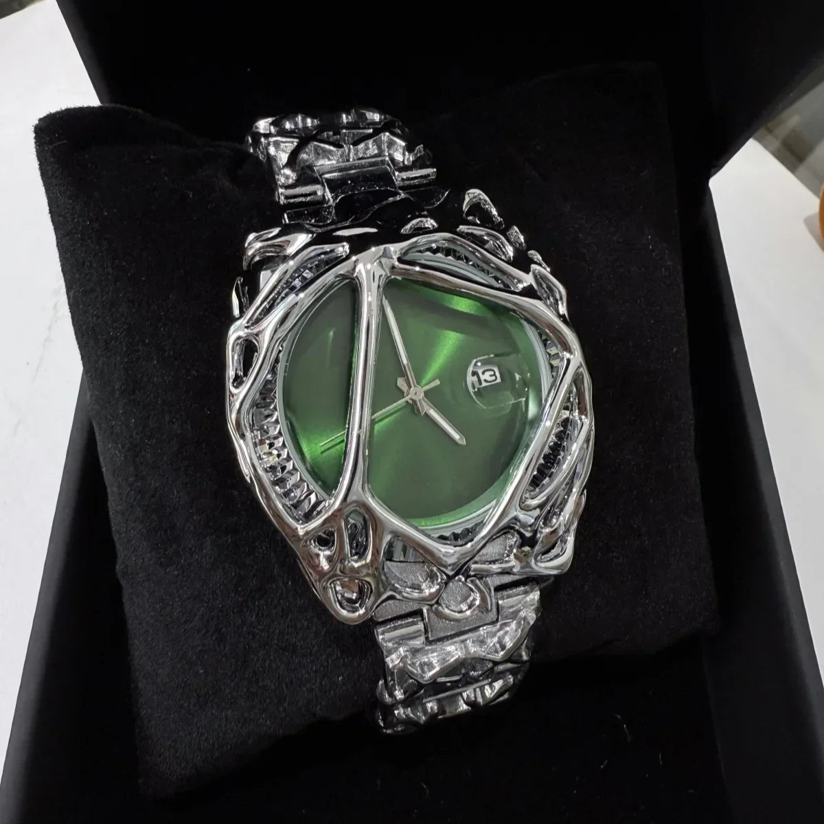 Fashion Y2K Antique Alabaster Quartz Watch Men Retro Black Strap Red Medieval Old Unique Creative Men Watches Luminous AAA Clock
