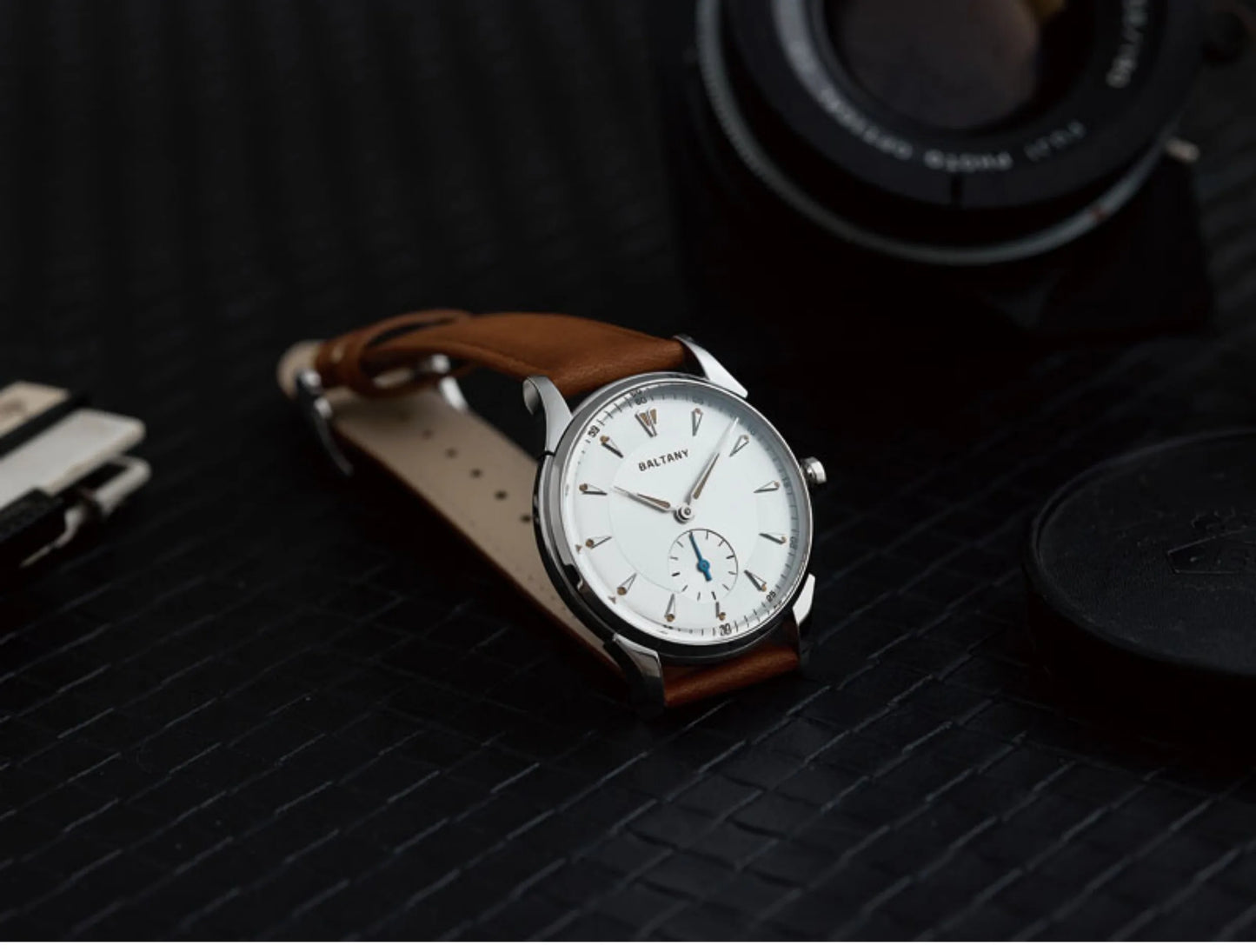 Baltany Men Automatic Watch 38.5mm Pilot Manual Winding Mechanical Wristwatch Sapphire 5ATM Small Second Dial ST1701 ST1700
