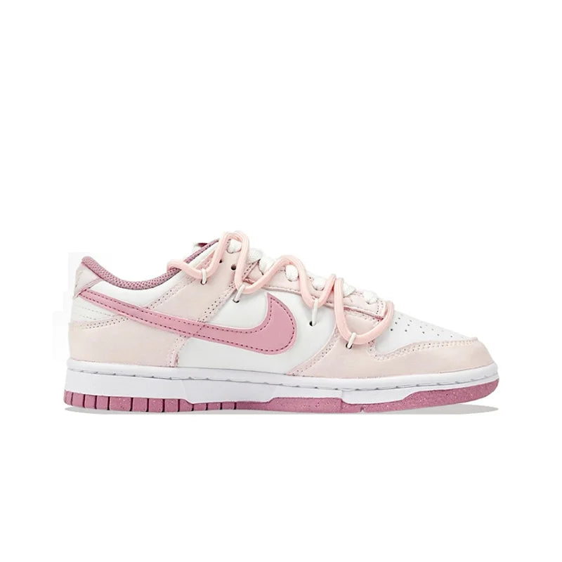 Zapatillas personalizadas Nike Dunk «Honeyed Rose»: nuevas zapatillas de skate de caña baja para mujer, pintadas a mano al estilo chino con motivos de corazones
