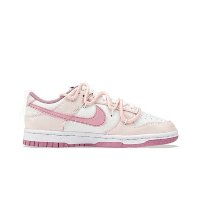 Zapatillas personalizadas Nike Dunk «Honeyed Rose»: nuevas zapatillas de skate de caña baja para mujer, pintadas a mano al estilo chino con motivos de corazones