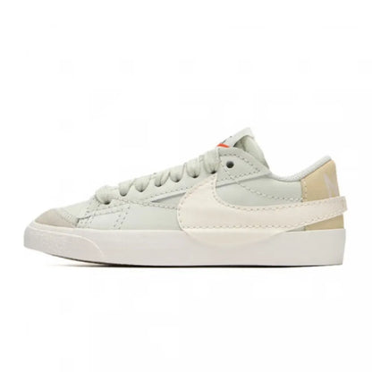 Sneakers Nike Blazer: design classico retrò, resistenti e comode, ideali per l’uso quotidiano e casual DQ1470-004