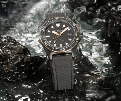 Tophill 39.5mm Automatic NH34 GMT Watch Swim 3H Date Window Mechanical C3 Green Lume 100M Waterproof Sapphire Crystal TD011G