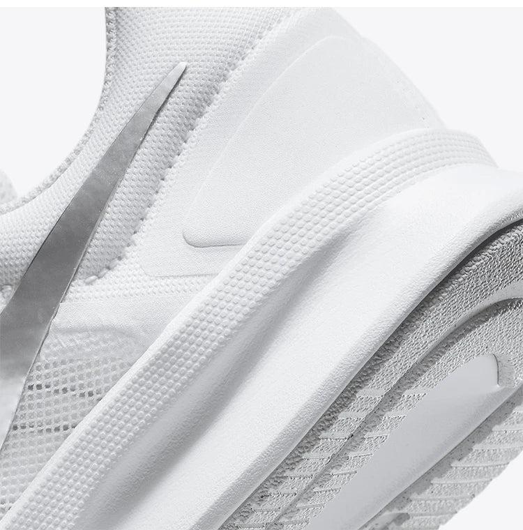Nike Authentic Run Swift 3 Zapatillas de running transpirables y acolchadas para mujer DR2698-101