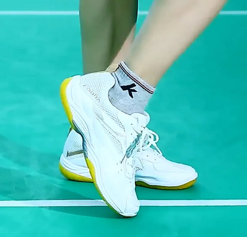 Kawasaki Men’s Badminton Shoes Professional Sports Shoes for Women Breathable Indoor Court Sneakers K-086