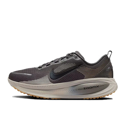 „Nike Vomero 18“ – amortizuojantys, palaikantys, lengvi, idealiai tinkantys bėgimui ir ėjimui, patogūs unisex bėgimo bateliai HM6803-300