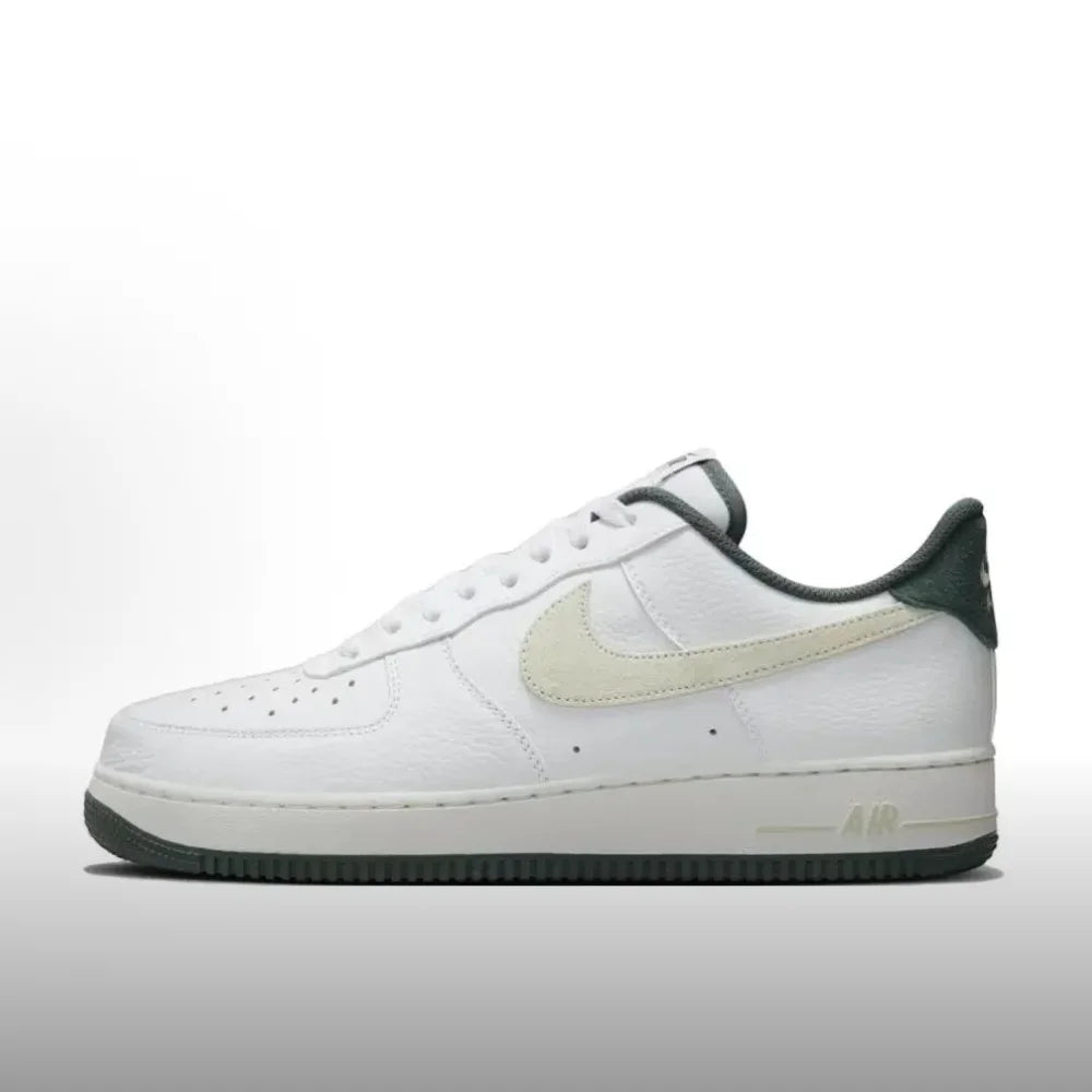 Baskets unisexes Nike Air Force 1 '07 : design emblématique et confort tout au long de la journée, style urbain décontracté HQ1977-001