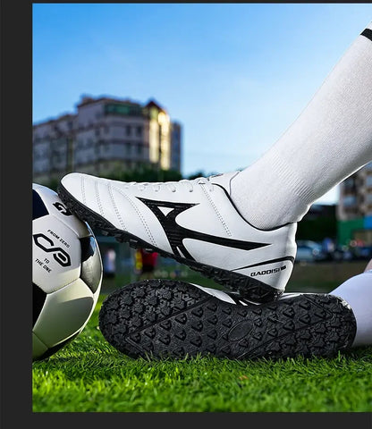 New Arrival Main Push Soccer Cleats with Long Broken Studs, Outdoor Sports Football Shoes