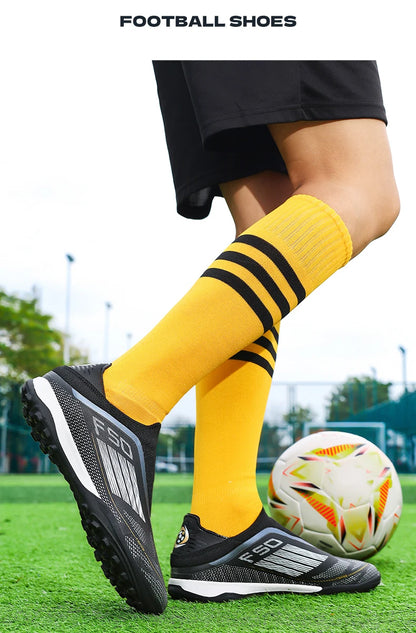 New Men's Football Boots Comfortable Soccer Shoes Match Training Boys Non-Slip Long Spikes Breathable Adult Cleats Outdoor Sport