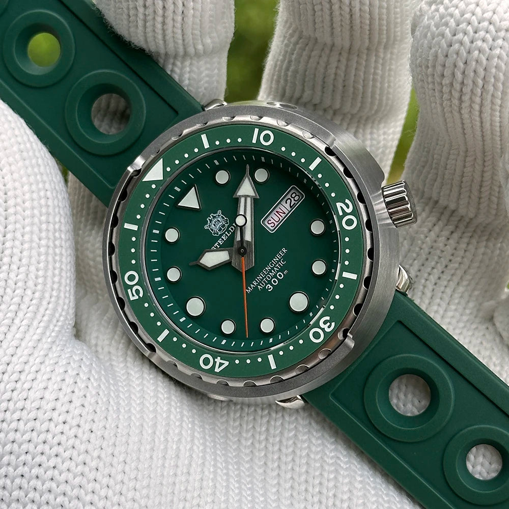 STEELDIVE SD1975W Black Dial Day and Date Function NH36 Automatic Movement 47.5mm Super Luminous 300M Waterproof Tuna Can Watch