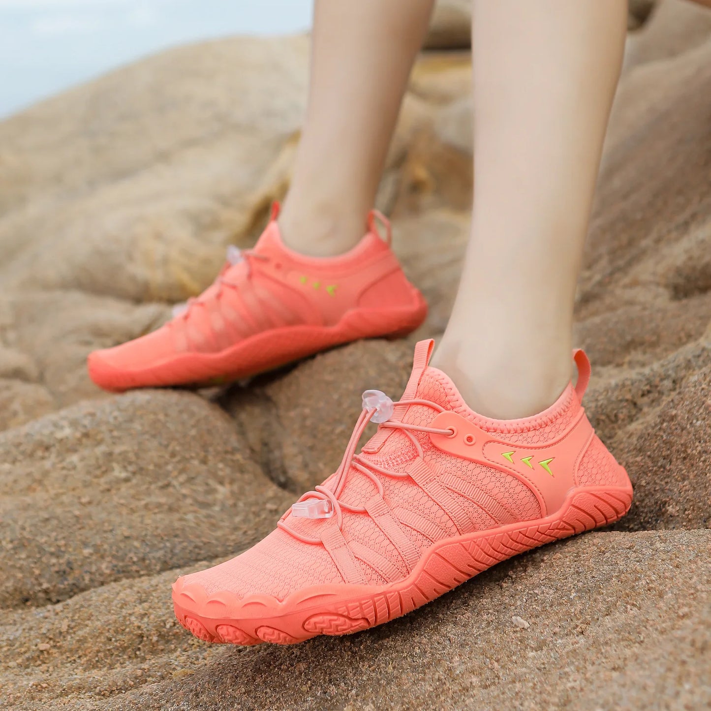 2026 Outdoor Fashion Stylish Men's Travel Hiking Shoes Mesh Lightweight Breathable Sneakers Non-slip Wear-Resistant Running Shoes