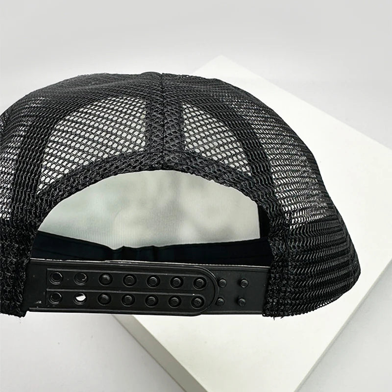 Trucker-Caps im amerikanischen Stil mit Cruise-Print, Anime-Motiven und neuem Schriftzug – atmungsaktive Baseballmützen mit Netzfutter für Herren und Damen, vielseitig kombinierbar