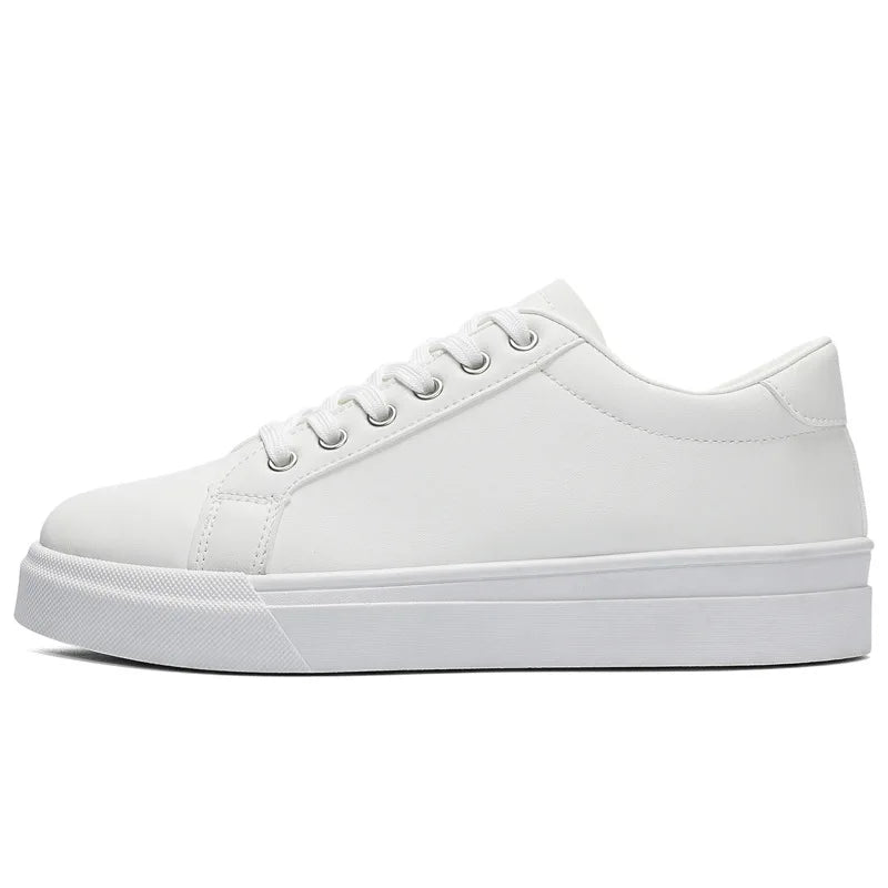 Nuove scarpe da uomo alla moda best-seller, scarpe bianche di tendenza, scarpe sportive e casual da studente, scarpe da uomo versatili
