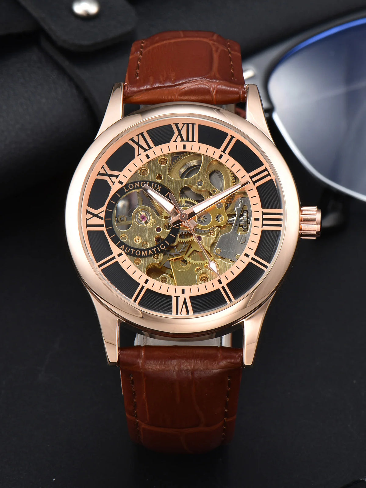 Pánske automatické hodinky, luxusný štýl, ciferník s rímskymi číslicami, viditeľný mechanizmus (skeletové vyhotovenie), vodotesné, luminiscenčné ručičky, kožený remienok – ideálny darček.