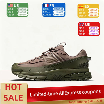 Nike ZOOM VOMERO ROAM Retro Fashion Casual Alledaagse en woon-werkverkeer Ademende Zachte Lage Hardloopschoenen voor Heren, Bruin FV2295-201