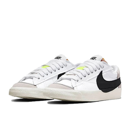 Sneakers Nike Blazer: design classico retrò, resistenti e comode, ideali per l’uso quotidiano e casual DQ1470-004