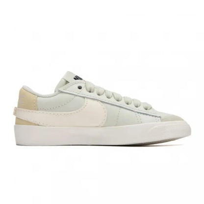 Sneakers Nike Blazer: design classico retrò, resistenti e comode, ideali per l’uso quotidiano e casual DQ1470-004