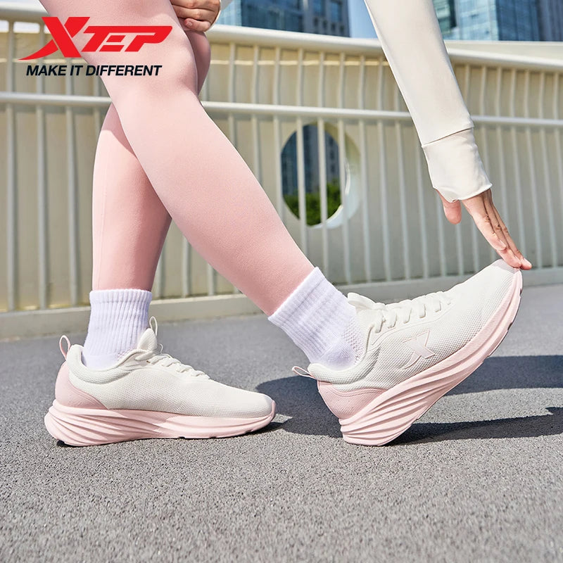 Sapatilhas de Corrida Xtep para Mulher 2025 Verão Novidade Resistentes Leves Casuais com Amortecimento de Impacto e Malha Respirável 875418110054