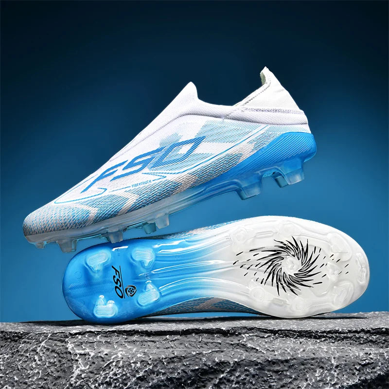 Nouvelles chaussures de football pour hommes, modèle tendance, de haute qualité, mi-hautes, légères, antidérapantes, crampons d'extérieur pour l'entraînement sur gazon.