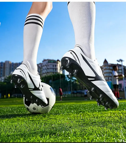 New Arrival Main Push Soccer Cleats with Long Broken Studs, Outdoor Sports Football Shoes
