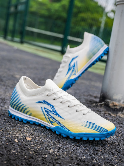 Chaussures de football pour hommes adultes, modèle TF, à tiges hautes, avec empeigne souple en PU, semelles antidérapantes et crampons, idéales pour les matchs et l'entraînement sur gazon synthétique.