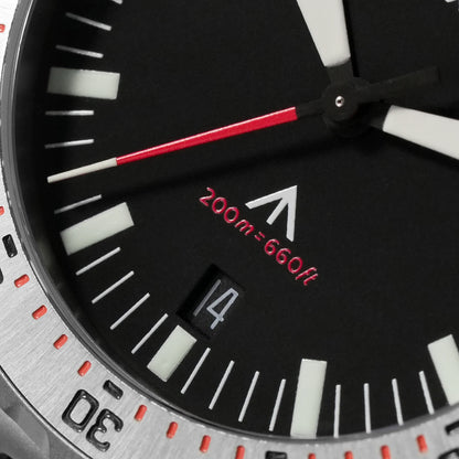 Militado ML16 39mm Quartz Dive Watch Sapphire Crystal 200M Water Resistant Ceramic Bezel BGW9 Lume Screw Down Crown
