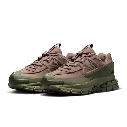 Nike ZOOM VOMERO ROAM Retro Fashion Casual Alledaagse en woon-werkverkeer Ademende Zachte Lage Hardloopschoenen voor Heren, Bruin FV2295-201