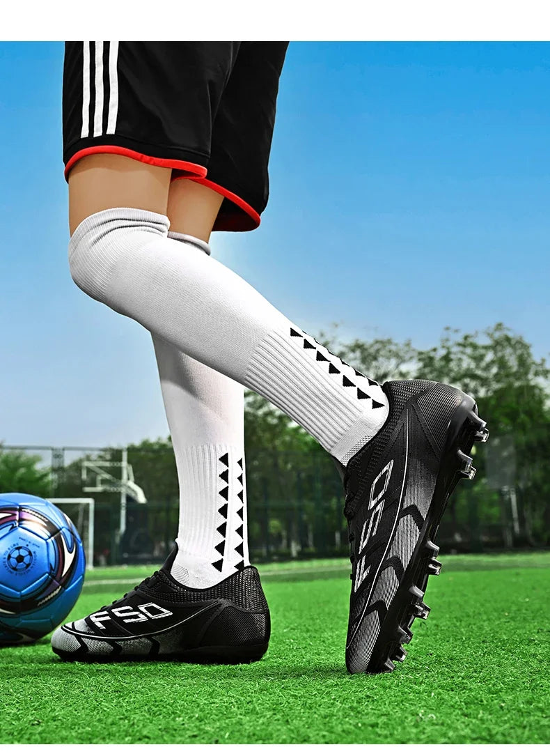 Nouvelles chaussures de football pour hommes, chaussures de sport ultralégères, chaussures de football pour matchs en plein air, futsal, haute cheville, respirantes, antidérapantes, de haute qualité