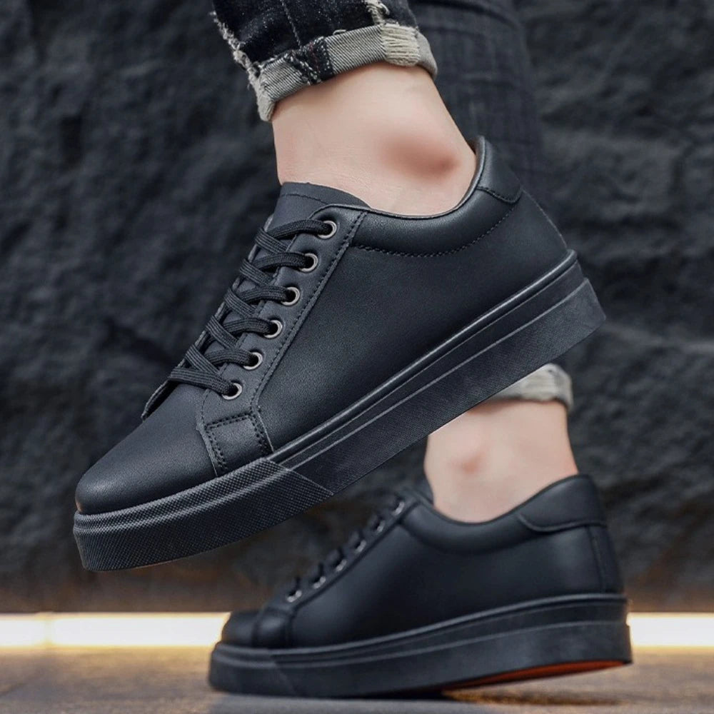 Nuove scarpe da uomo alla moda best-seller, scarpe bianche di tendenza, scarpe sportive e casual da studente, scarpe da uomo versatili
