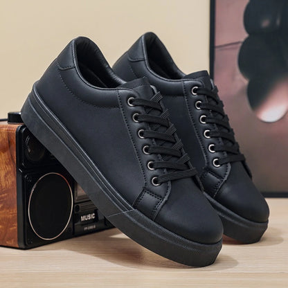 Nuove scarpe da uomo alla moda best-seller, scarpe bianche di tendenza, scarpe sportive e casual da studente, scarpe da uomo versatili