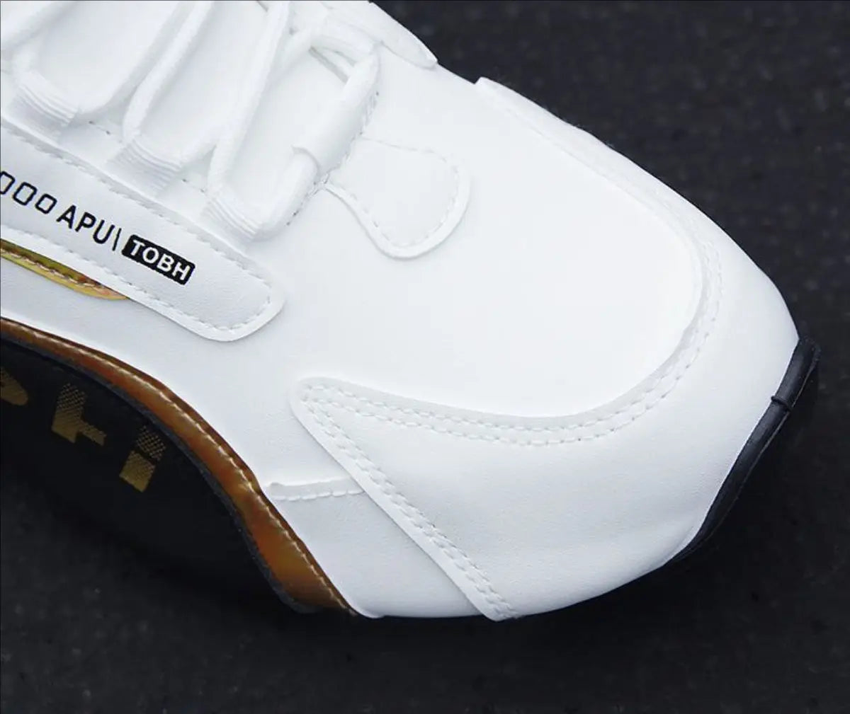 Men's Shoes with Waterproof and Anti-Slip Leather Surface, High-End Travel Shoes, Trendy and Versatile, Autumn Men's Sports and