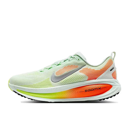 „Nike Vomero 18“ – amortizuojantys, palaikantys, lengvi, idealiai tinkantys bėgimui ir ėjimui, patogūs unisex bėgimo bateliai HM6803-300